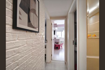 Apartamento à venda com 65m², 2 quartos e 1 vagaCorredor