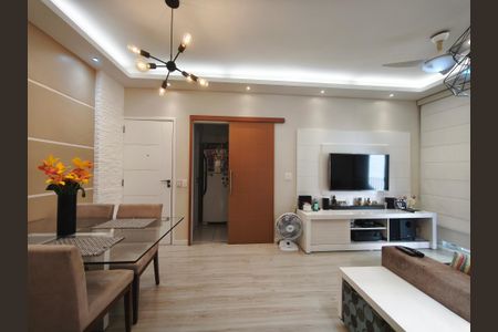 Apartamento à venda com 65m², 2 quartos e 1 vagaSala