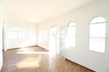 Casa para alugar com 174m², 4 quartos e 1 vagaSala