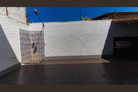 Casa à venda com 200m², 4 quartos e 3 vagas Casa à venda com 200m², 4 quartos e 3 vagasÁrea comum