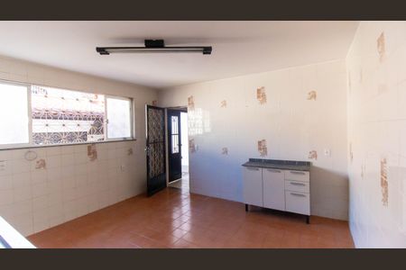 Casa à venda com 200m², 4 quartos e 3 vagas Casa à venda com 200m², 4 quartos e 3 vagasCozinha