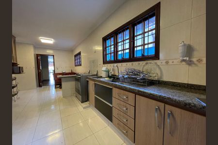 Casa à venda com 182m², 3 quartos e 3 vagasCozinha