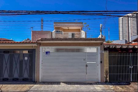 Casa à venda com 180m², 3 quartos e 4 vagasFachada