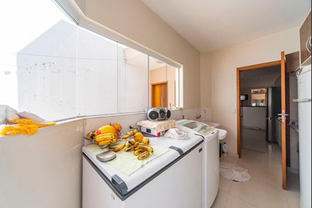 Casa à venda com 180m², 3 quartos e 4 vagasÁrea de Serviço