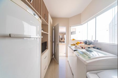 Casa à venda com 180m², 3 quartos e 4 vagasÁrea de Serviço