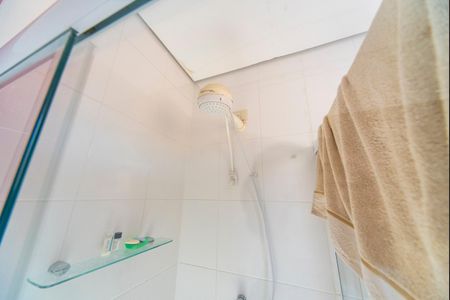 Casa à venda com 180m², 3 quartos e 4 vagasBanheiro do Quarto 2