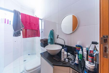 Casa à venda com 180m², 3 quartos e 4 vagasBanheiro do Quarto 1