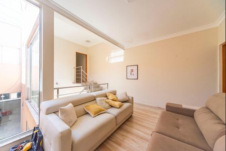 Casa à venda com 180m², 3 quartos e 4 vagasHall da Escada