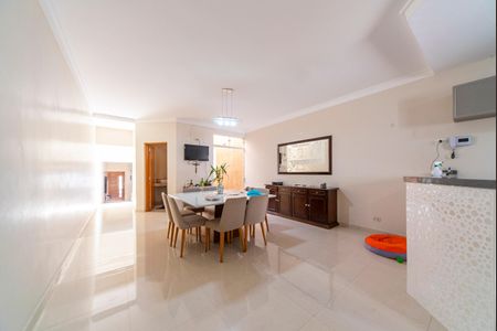 Casa à venda com 180m², 3 quartos e 4 vagasCopa