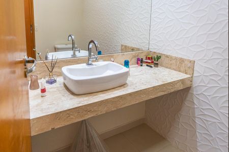 Casa à venda com 180m², 3 quartos e 4 vagasLavabo