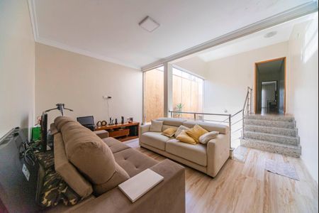 Casa à venda com 180m², 3 quartos e 4 vagasHall da Escada