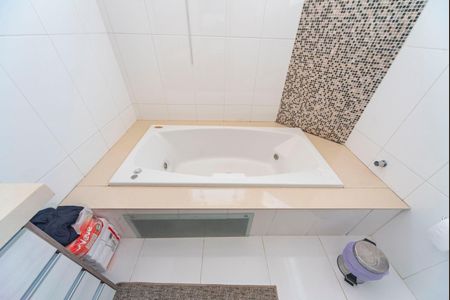 Casa à venda com 180m², 3 quartos e 4 vagasBanheiro do Quarto 3