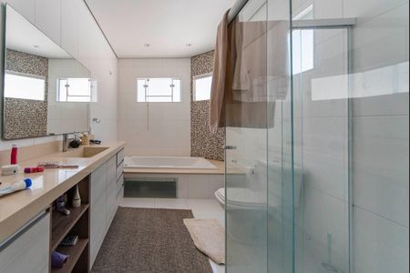 Casa à venda com 180m², 3 quartos e 4 vagasBanheiro do Quarto 3