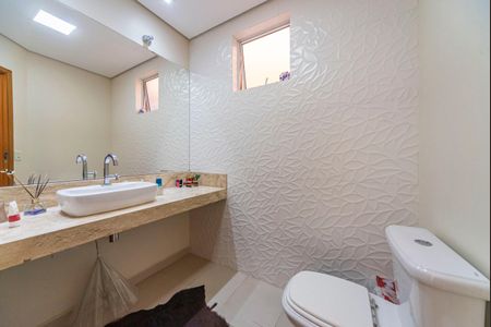 Casa à venda com 180m², 3 quartos e 4 vagasLavabo