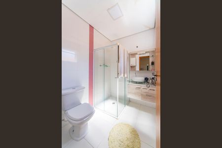 Casa à venda com 180m², 3 quartos e 4 vagasBanheiro do Quarto 2