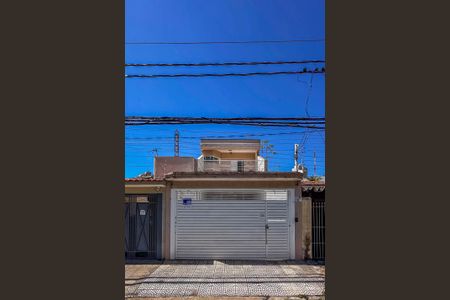 Casa à venda com 180m², 3 quartos e 4 vagasFachada