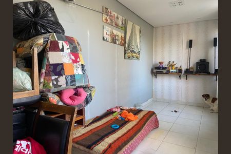 Apartamento à venda com 135m², 3 quartos e sem vaga Apartamento à venda com 135m², 3 quartos e sem vagaQuarto de Serviço