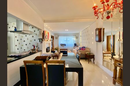 Apartamento à venda com 135m², 3 quartos e sem vaga Apartamento à venda com 135m², 3 quartos e sem vagaSala