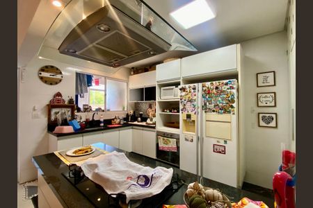 Apartamento à venda com 135m², 3 quartos e sem vaga Apartamento à venda com 135m², 3 quartos e sem vagaCozinha