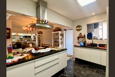 Apartamento à venda com 135m², 3 quartos e sem vaga Apartamento à venda com 135m², 3 quartos e sem vagaCozinha