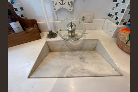 Apartamento à venda com 135m², 3 quartos e sem vaga Apartamento à venda com 135m², 3 quartos e sem vagaBanheiro da Suíte