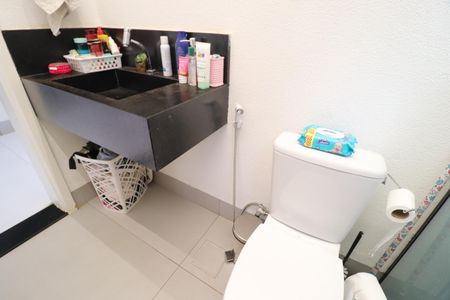 Casa para alugar com 170m², 4 quartos e 2 vagasBanheiro Social