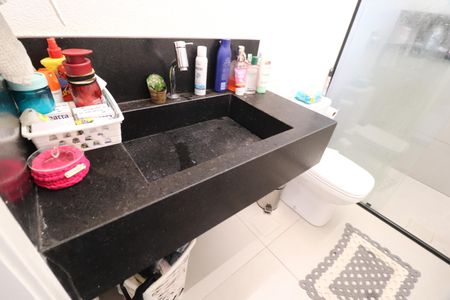 Casa para alugar com 170m², 4 quartos e 2 vagasBanheiro Social