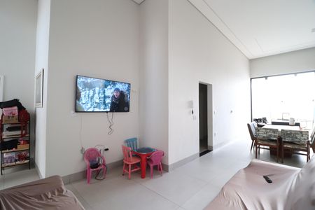 Casa para alugar com 170m², 4 quartos e 2 vagasSala