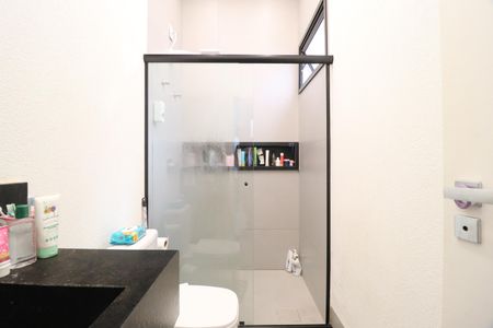 Casa para alugar com 170m², 4 quartos e 2 vagasBanheiro Social