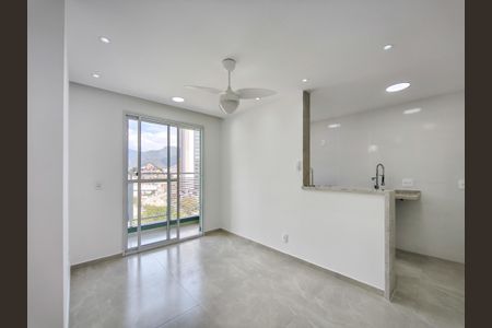 Sala de apartamento para alugar com 2 quartos, 44m² em Santo Cristo, Rio de Janeiro