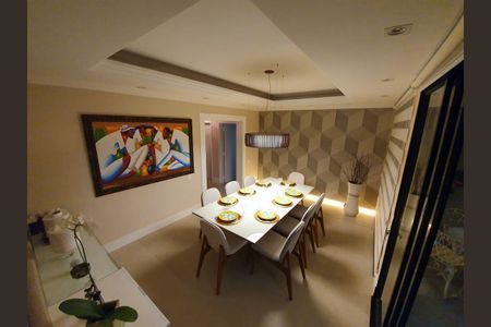 Casa à venda com 378m², 5 quartos e 6 vagas