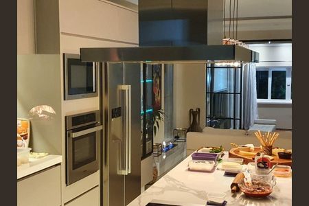 Casa à venda com 378m², 5 quartos e 6 vagas