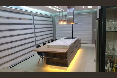 Casa à venda com 378m², 5 quartos e 6 vagas