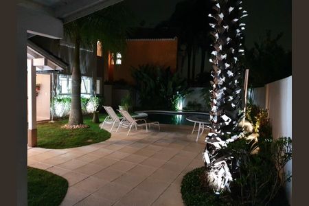 Casa à venda com 378m², 5 quartos e 6 vagas