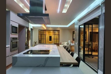 Casa à venda com 378m², 5 quartos e 6 vagas