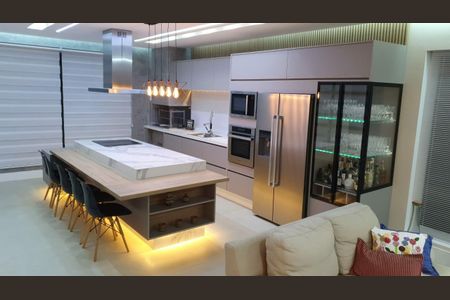 Casa à venda com 378m², 5 quartos e 6 vagas