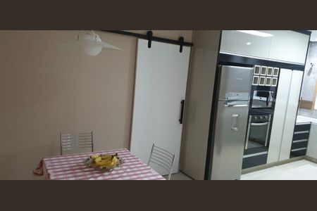 Casa à venda com 378m², 5 quartos e 6 vagas