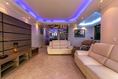 Casa à venda com 400m², 3 quartos e 8 vagasSala