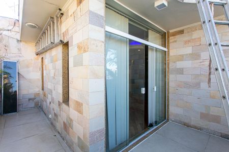 Casa à venda com 400m², 3 quartos e 8 vagasVaranda da Suíte 1