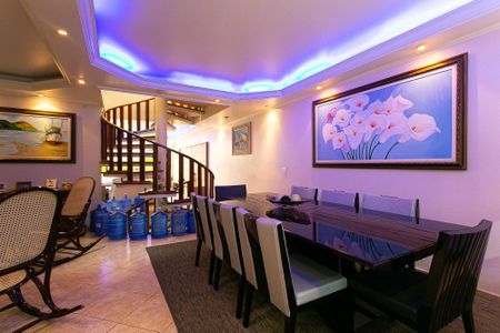 Casa à venda com 400m², 3 quartos e 8 vagasSala