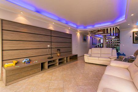 Casa à venda com 400m², 3 quartos e 8 vagasSala