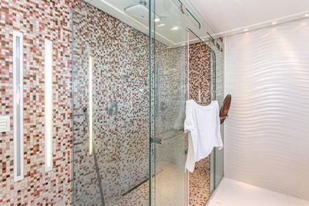 Casa à venda com 400m², 3 quartos e 8 vagasBanheiro da Suíte 1