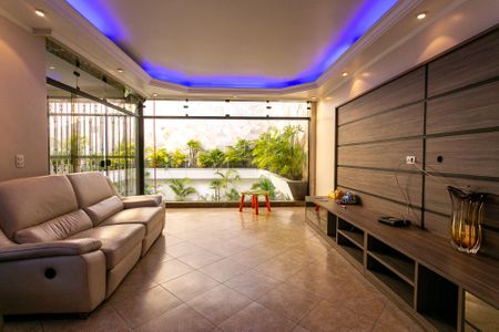 Casa à venda com 400m², 3 quartos e 8 vagasSala