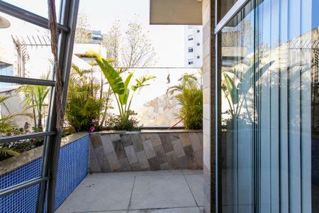 Casa à venda com 400m², 3 quartos e 8 vagasVaranda da Suíte 1