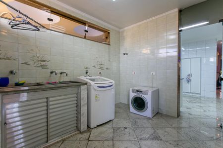 Casa à venda com 400m², 3 quartos e 8 vagasÁrea de Serviço