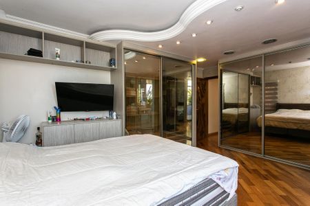 Casa à venda com 400m², 3 quartos e 8 vagasSuíte 1