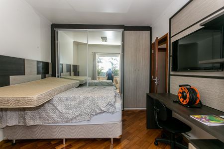 Casa à venda com 400m², 3 quartos e 8 vagasQuarto