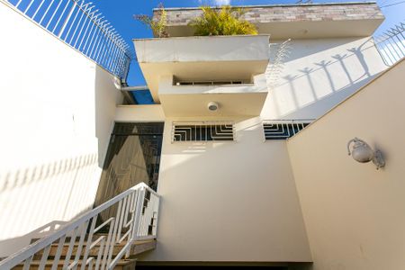 Casa à venda com 400m², 3 quartos e 8 vagasFachada