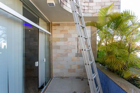 Casa à venda com 400m², 3 quartos e 8 vagasVaranda da Suíte 1