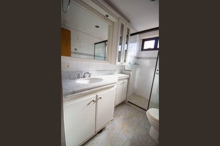 Apartamento para alugar com 142m², 3 quartos e 2 vagas Apartamento para alugar com 142m², 3 quartos e 2 vagasBanheiro da Suíte 2